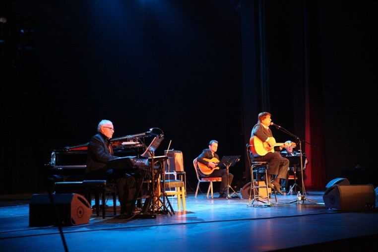 Bernard Sauvat Au Casino Du Liban